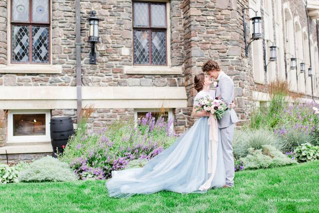 Outside the venue - Kayla Lynn Photographer