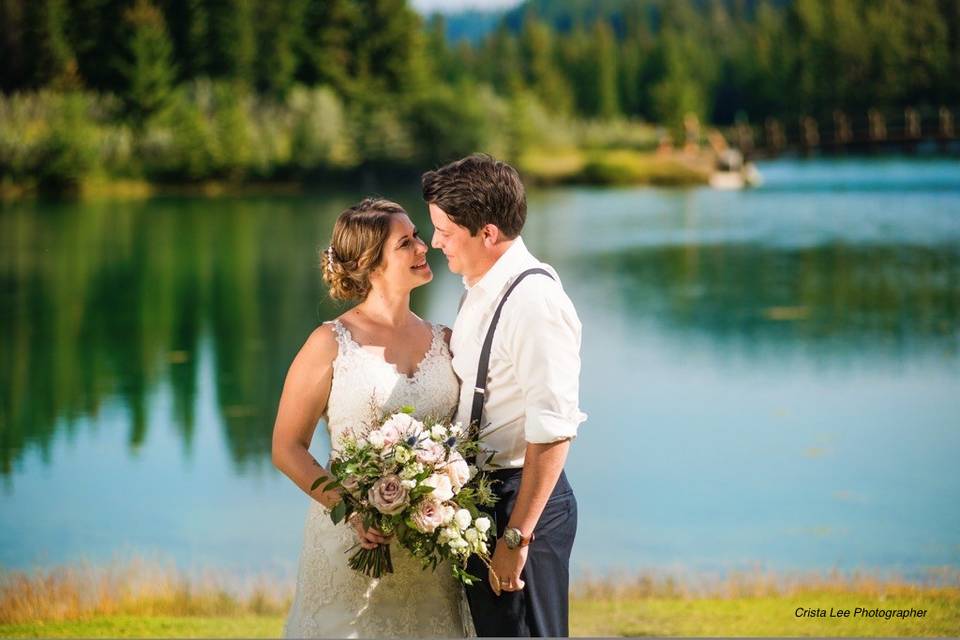 Couple by the water - Crista Lee Photographer