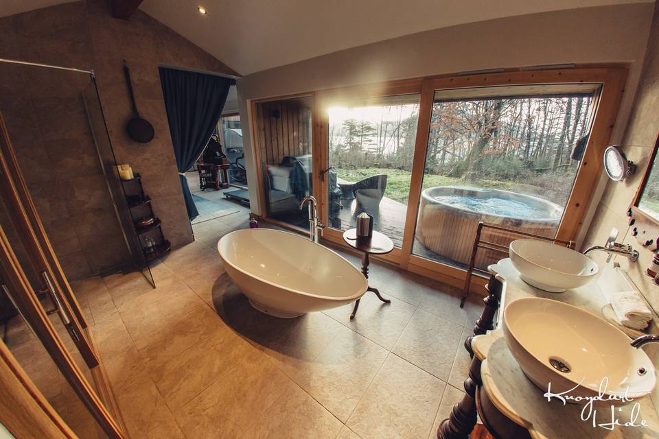 Knoydart Hide Luxury Accommodation