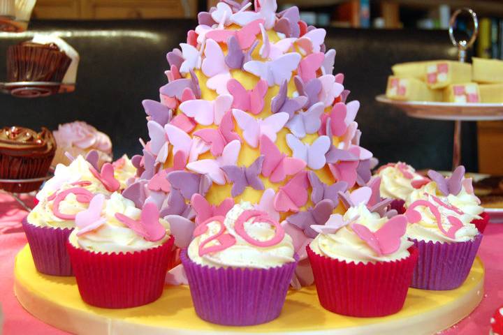 Butterfly cake with matching cupcakes