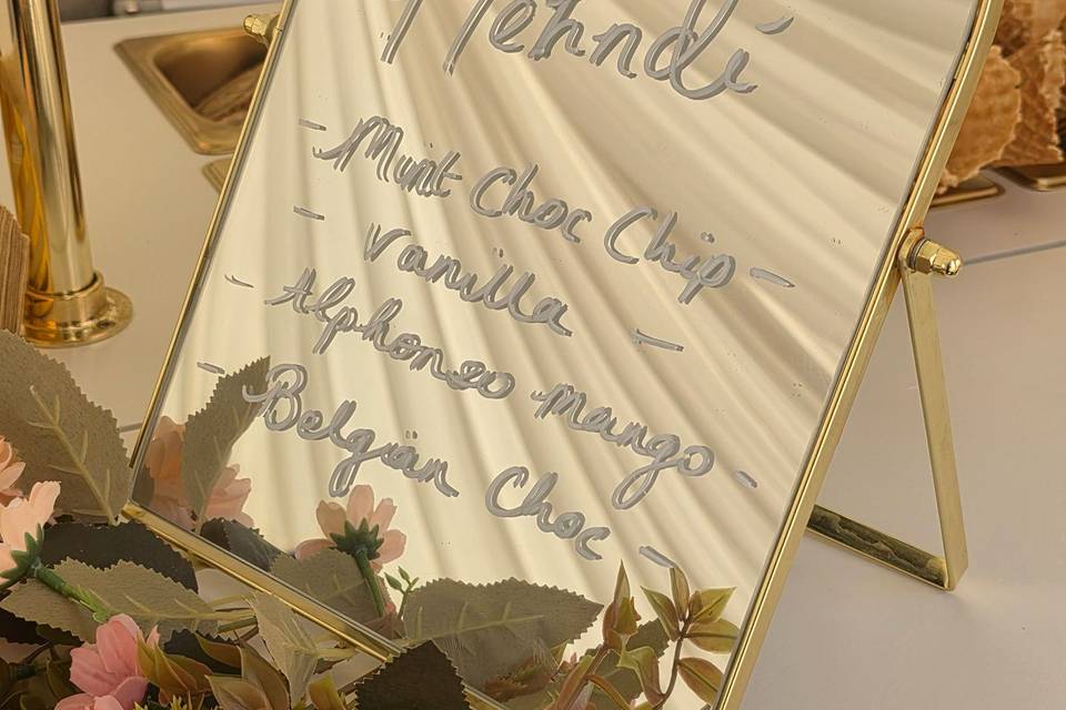 Serving mehndi