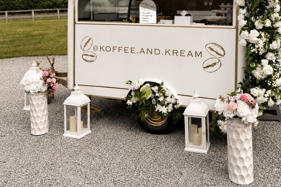 Classic luxury cart