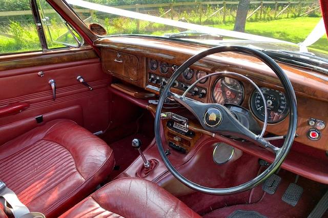 Walnut dash interior