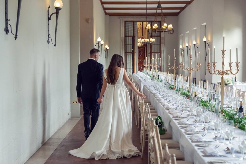 Gold candelabras with garlands