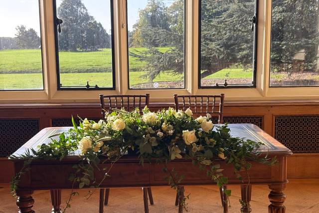 Top table or mantle piece