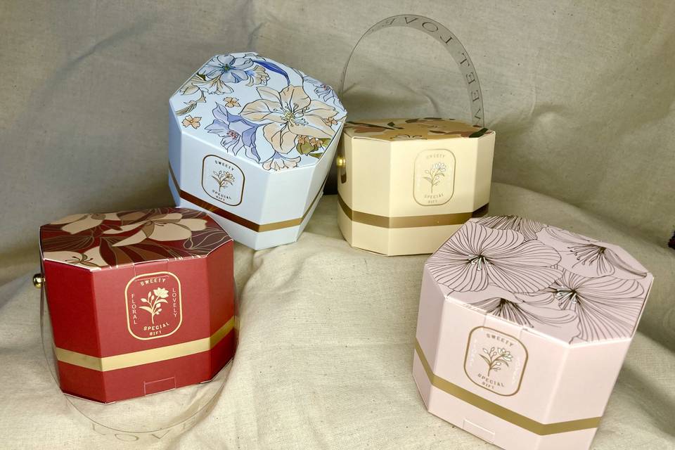 Four colours favour box