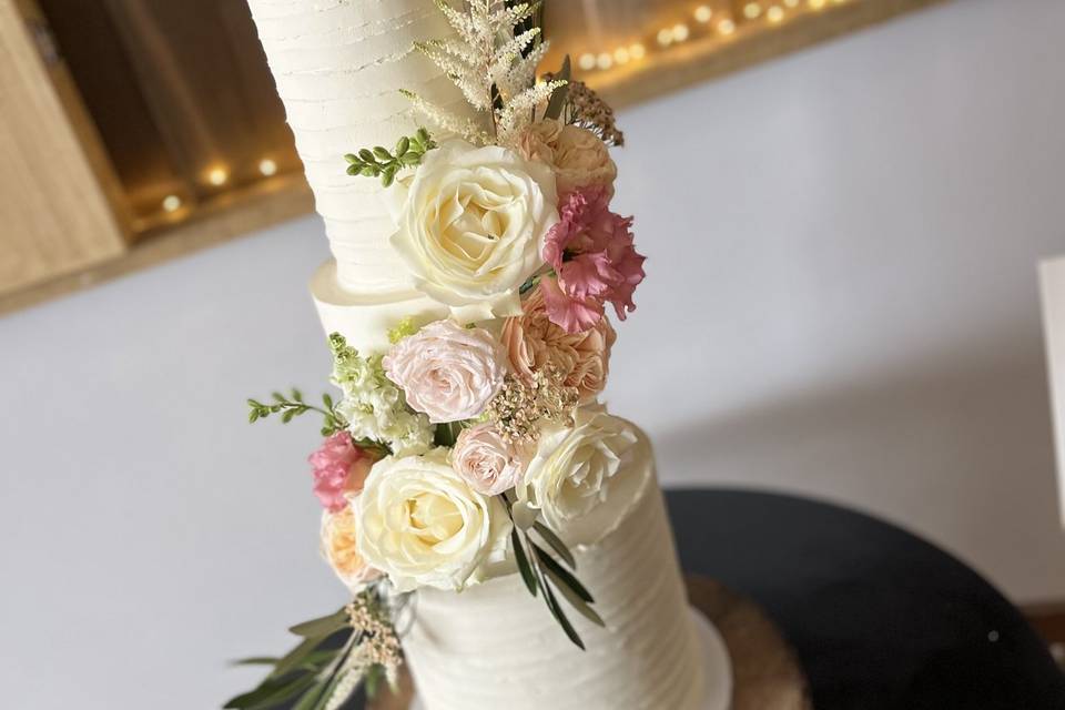 Textured ridge design