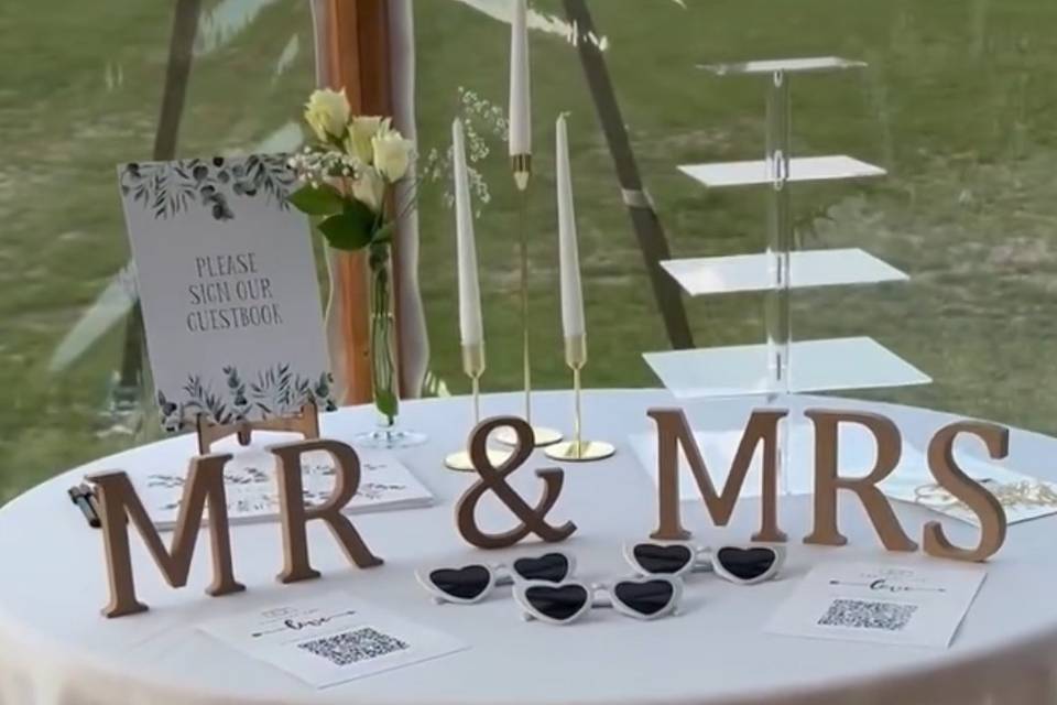 Cake table