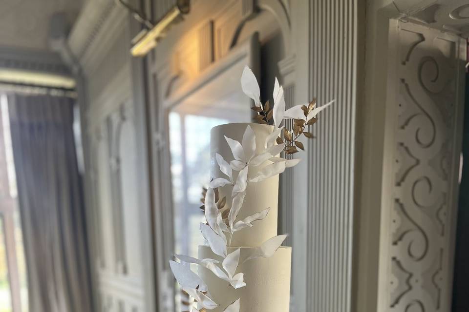 Sweeping leaf design