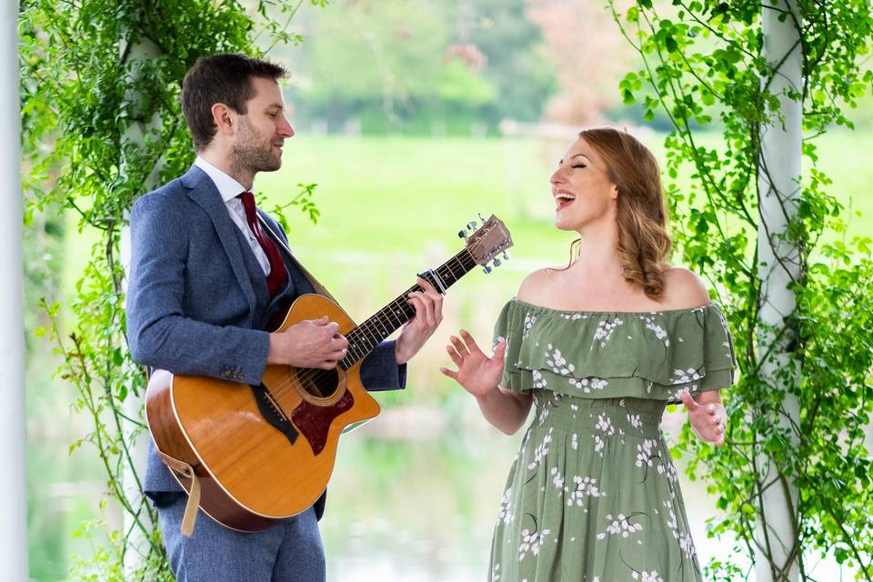 Wedding singer and guitarist