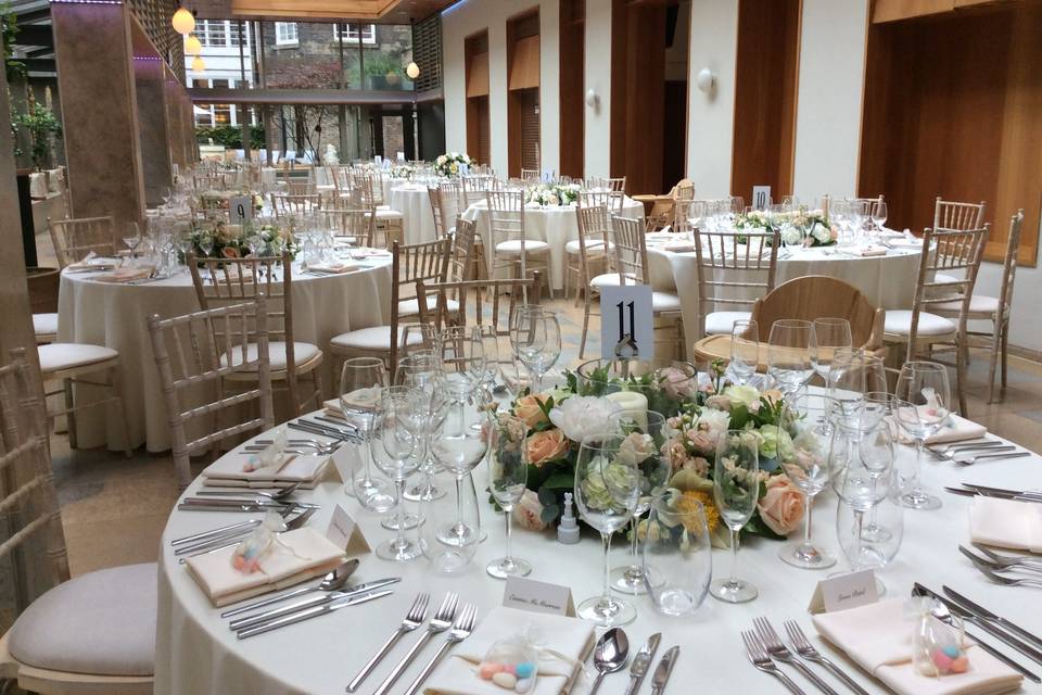 Airy, elegant ceremony room