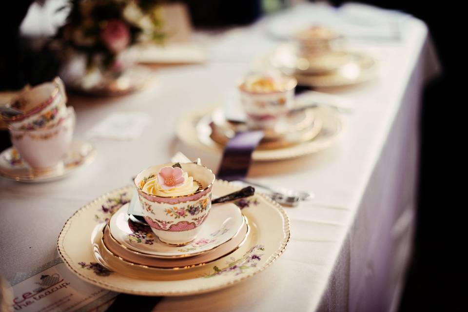 Top table crockery