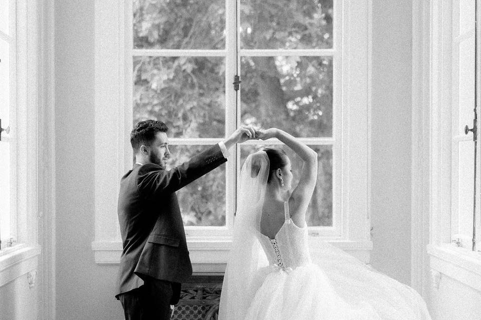 A romantic London elopement