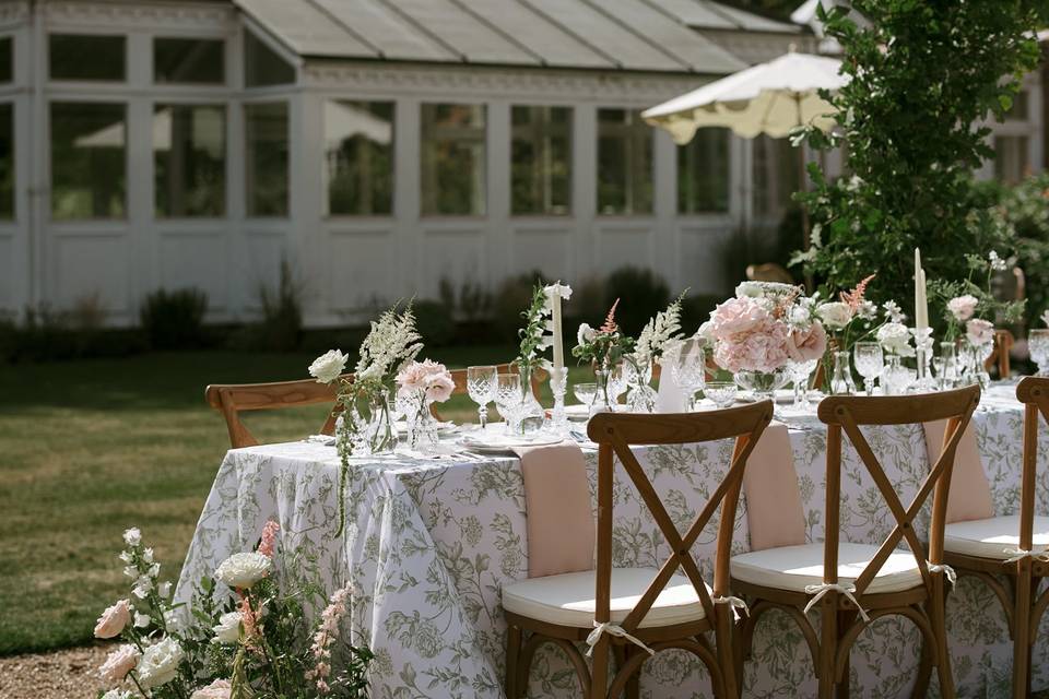 Alfresco outdoor dining