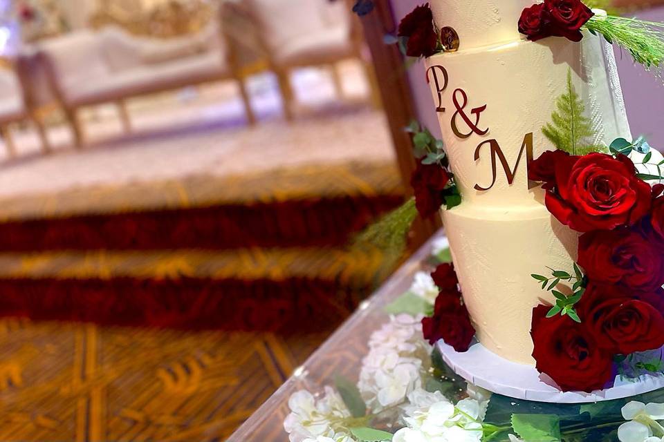 Romantic wedding cake