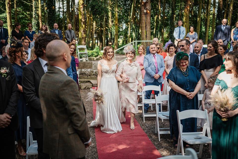 Woodland wedding ceremony