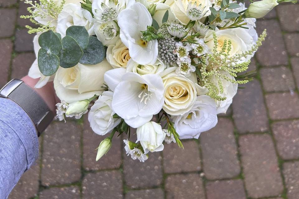 Brides Handtied