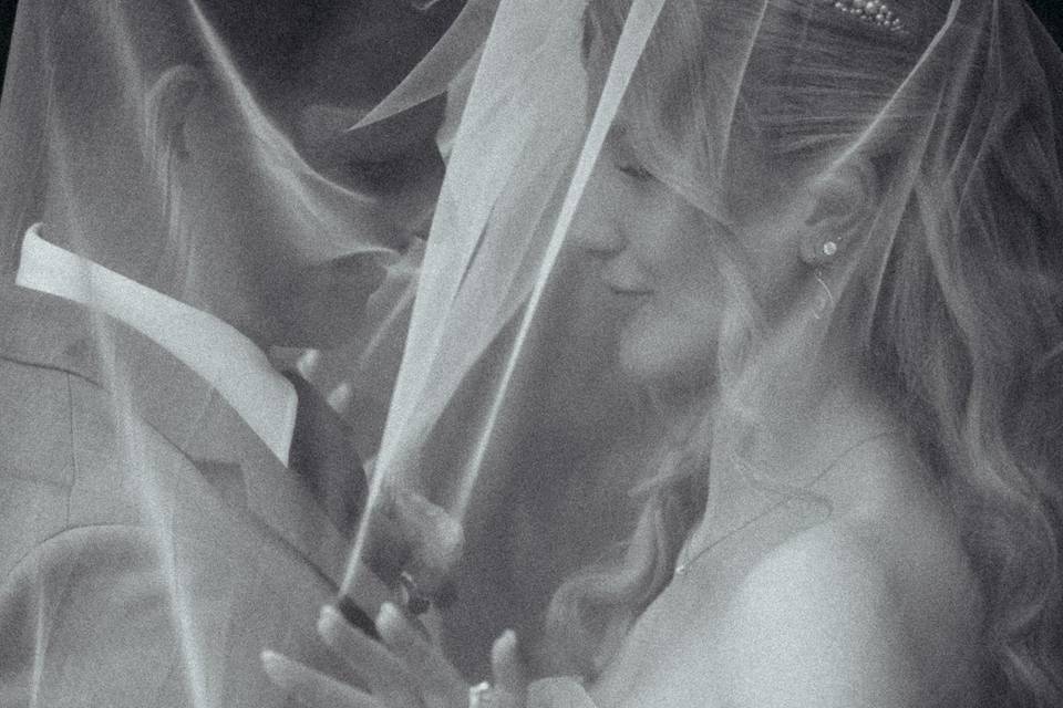 Under veil