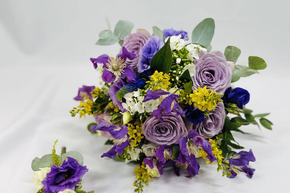 Bridal bouquet and buttonhole