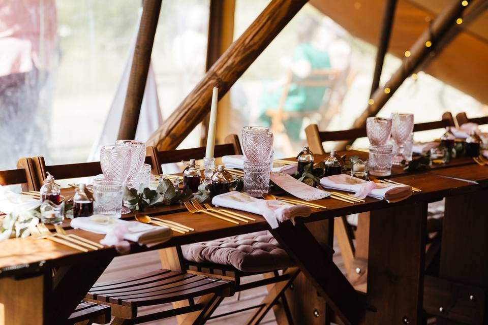 Table decor in the tipis