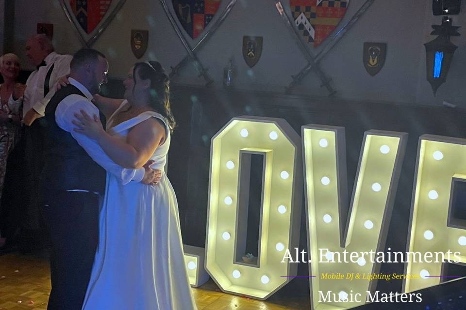 Bride & Groom First Dance