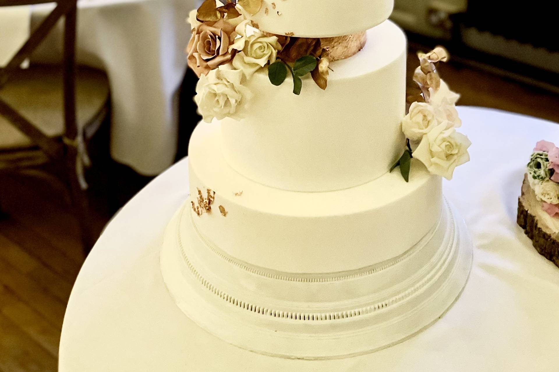 Lushlooking Cakes in Oxfordshire - Wedding Cakes | hitched.co.uk