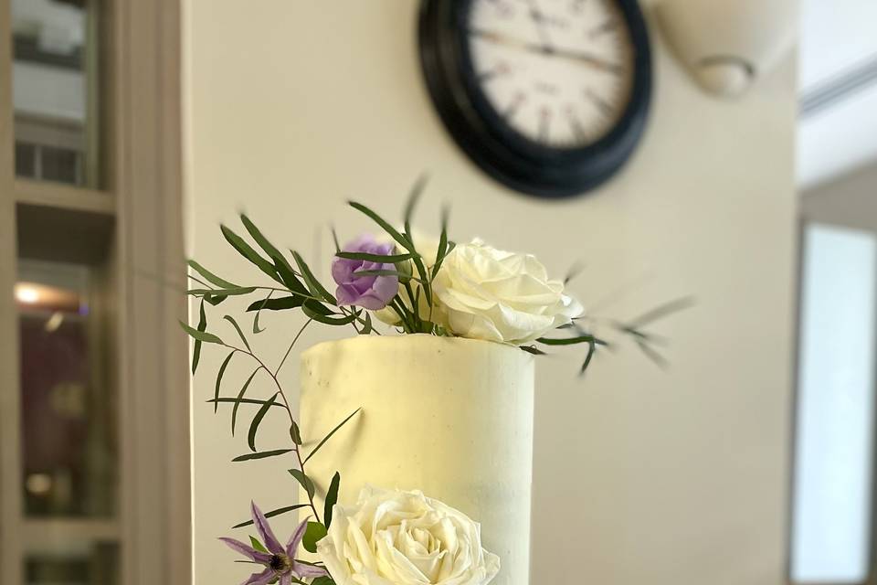 Buttercream design fresh flora