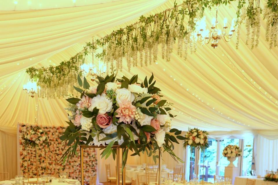 Tall stand centrepiece