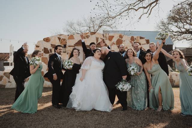 THE BRIDAL SUITE I Plus size Wedding Dresses