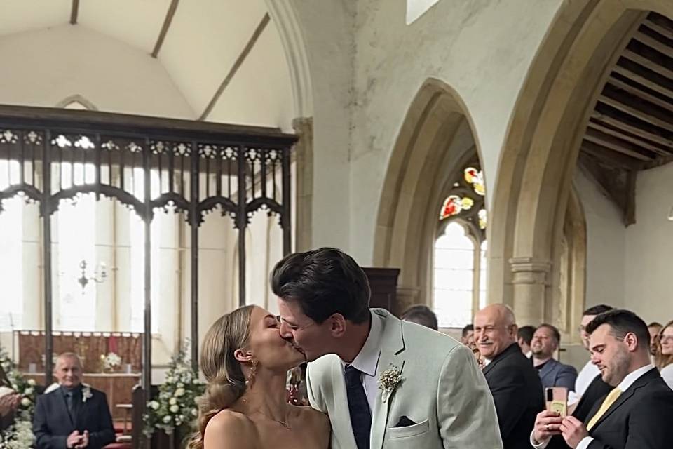 Ceremony kisses