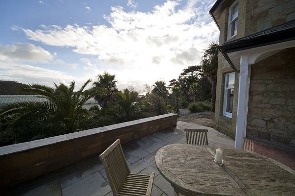 Signal Point Cottage In The Garden