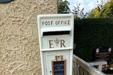 Cemetary letterbox - Wiltshire