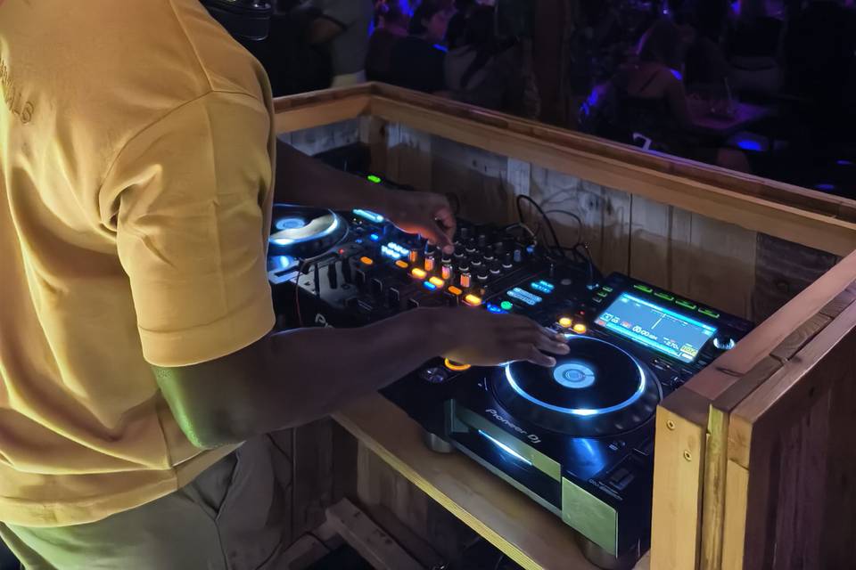 Brand Cooperate Event.