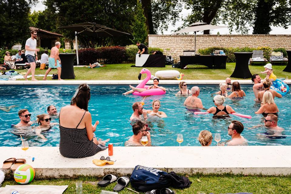 Pool party
