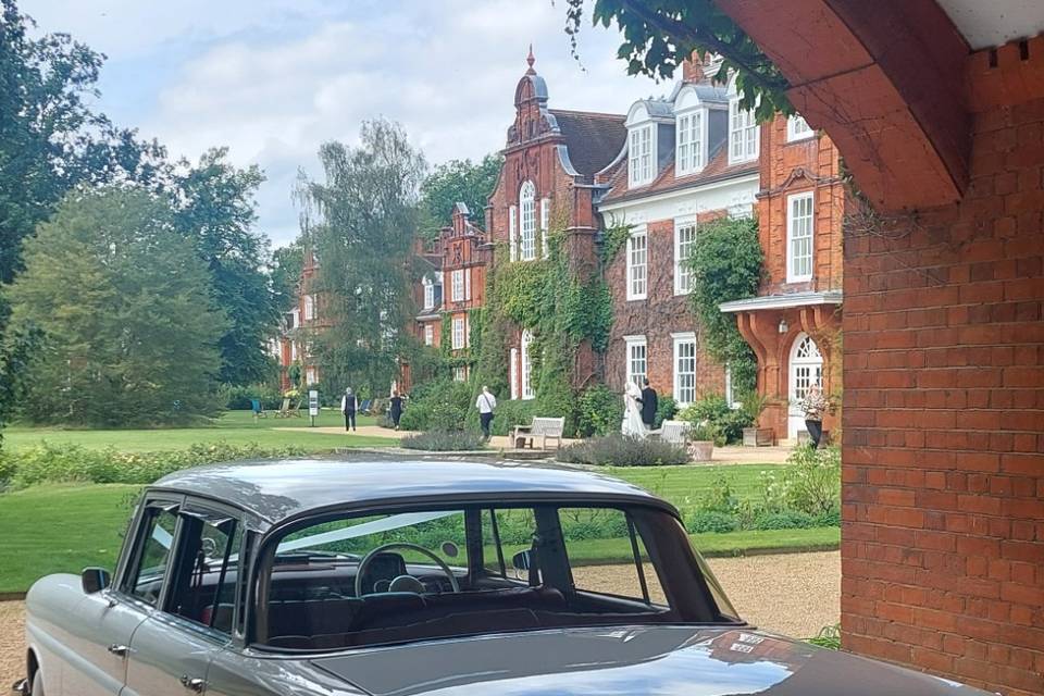 Classic Mercedes-Benz Chauffeuring