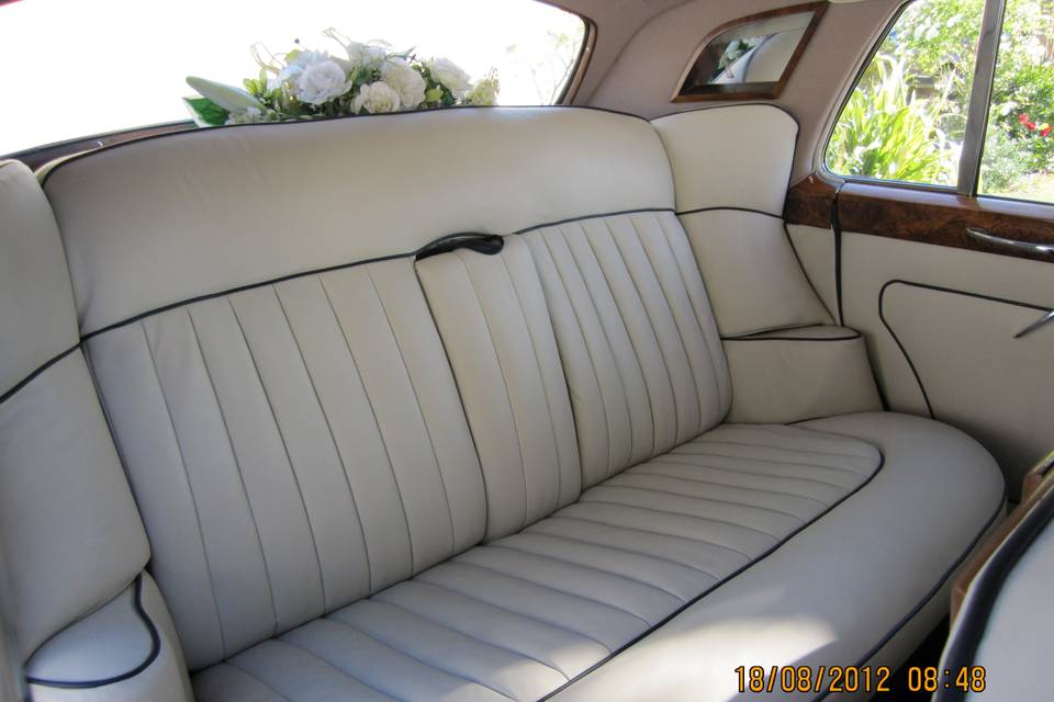 1962 SILVER CLOUD INTERIOR