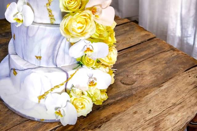 Marble wedding cake