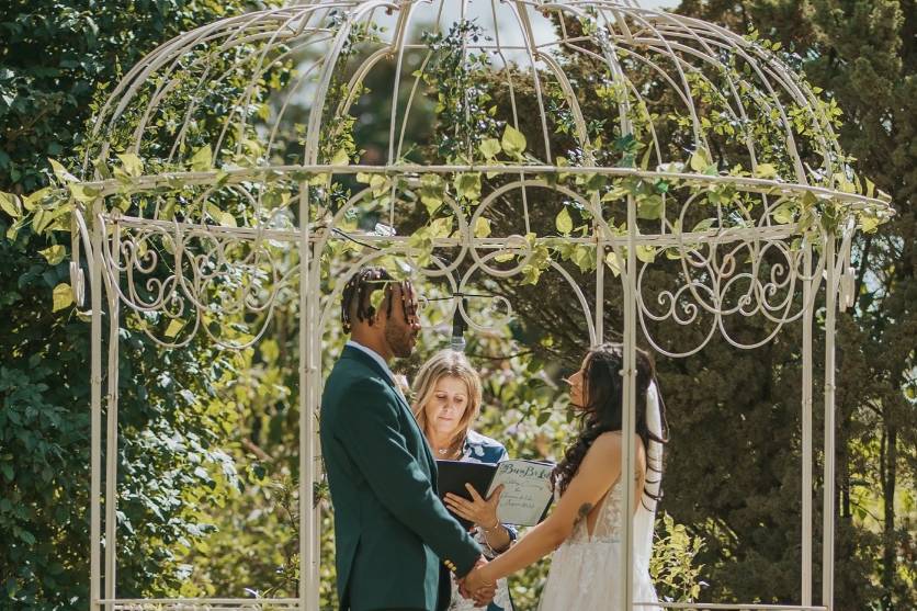 BusyBrides Celebrant