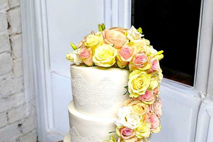 Pastel wedding cake