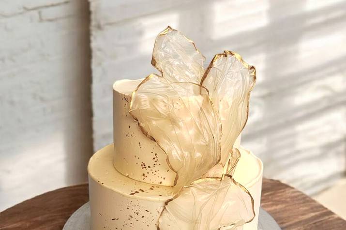 Modern wedding cake