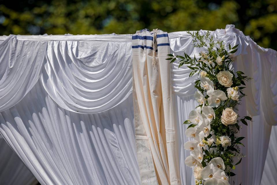 Chuppah decor