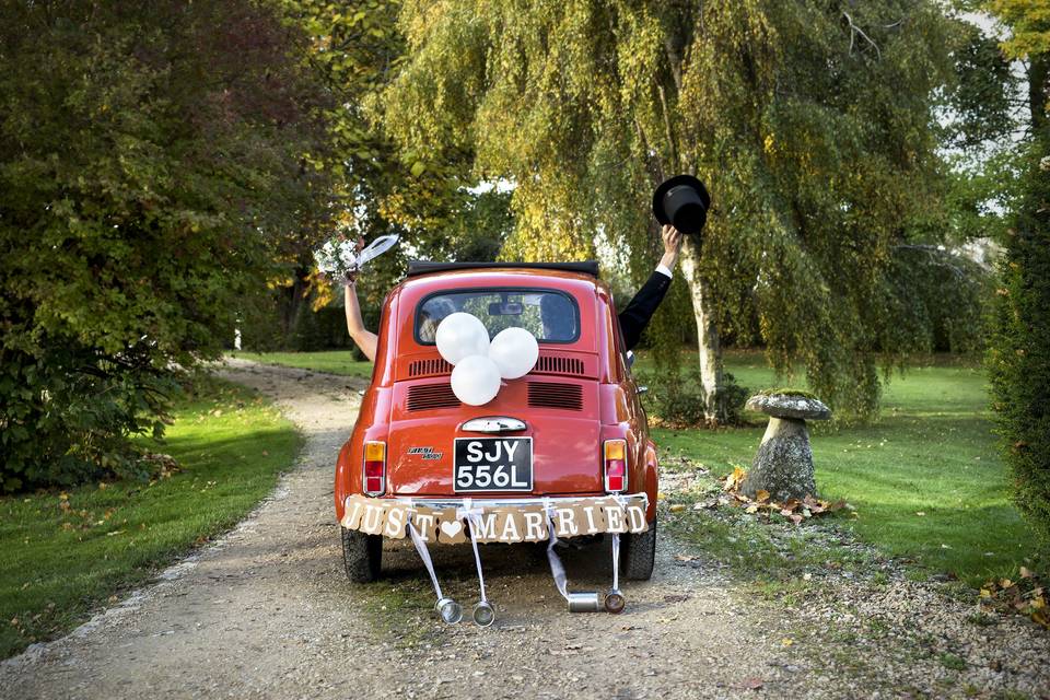 Fiat 500 wedding getaway car