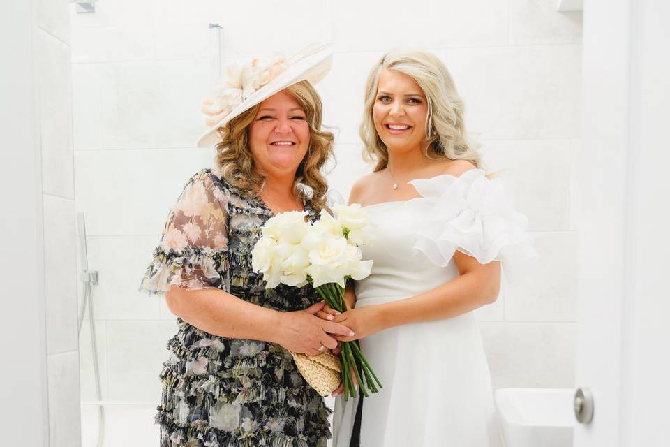 Bride & her mum