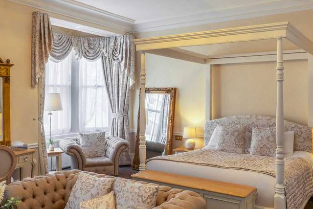 Honeymoon Suite 1