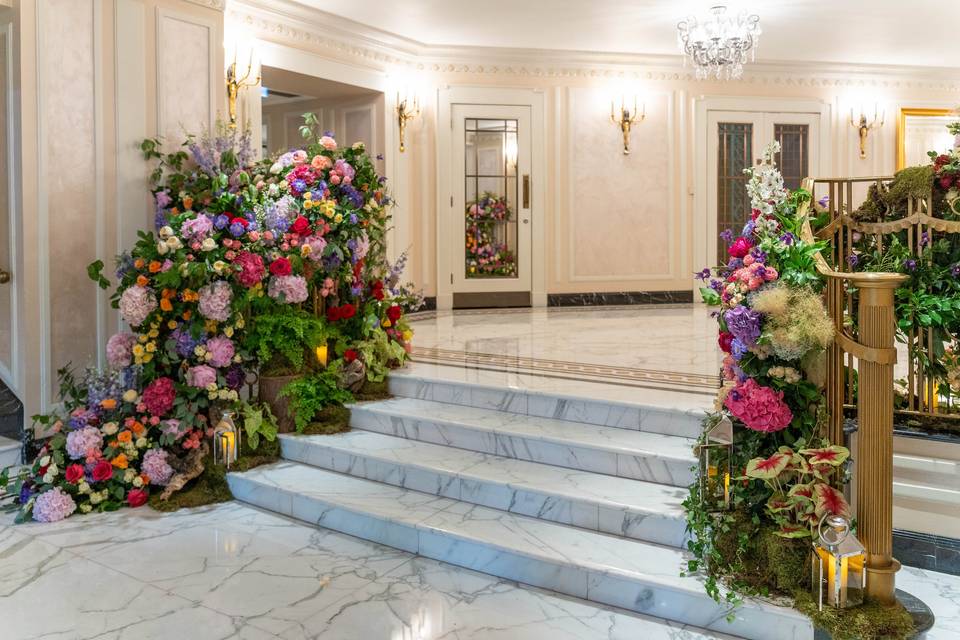 Adorning elegant stairways