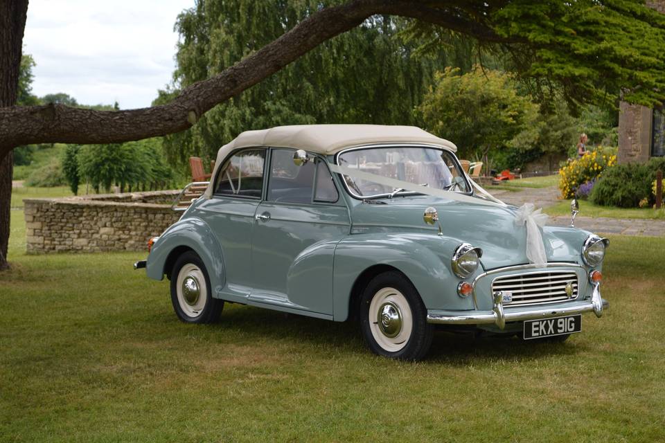 Morris Minor hood up