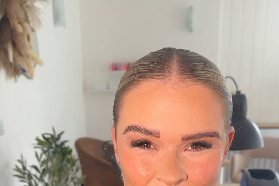 Soft glam 🥂
