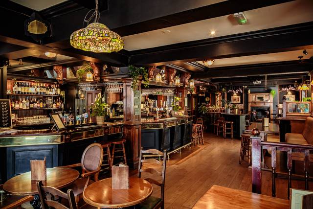 Red Lion, Cheadle