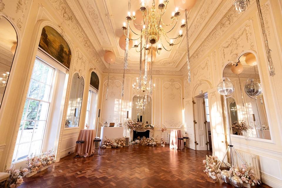 Party, Music Room
