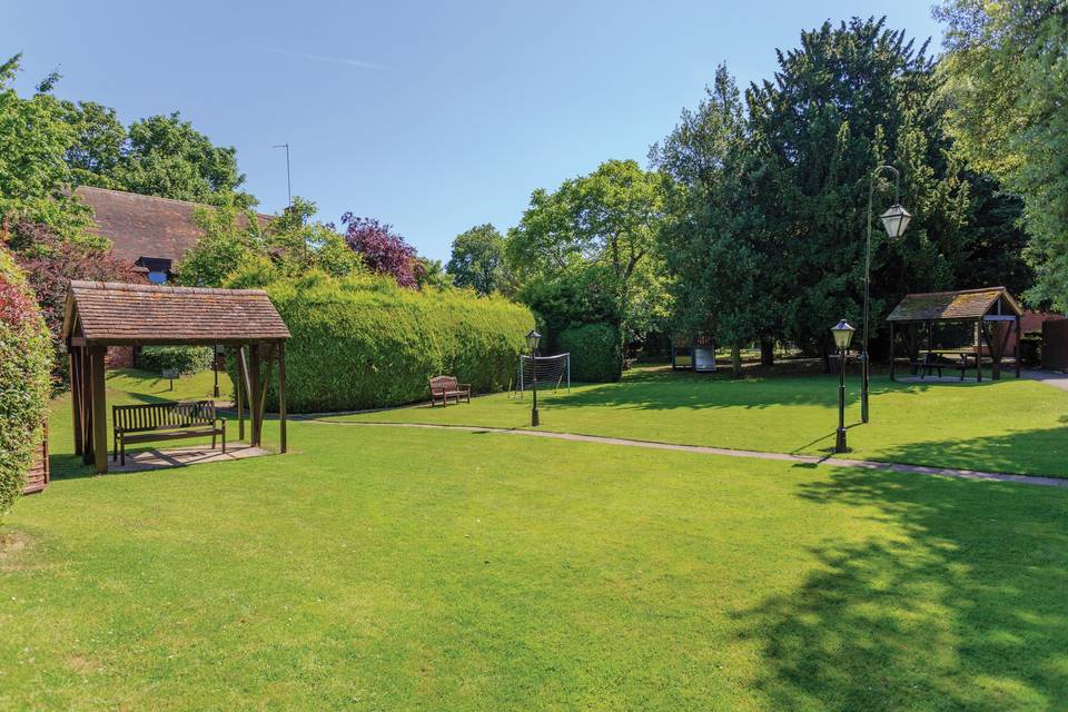 The Charlecote Pheasant Hotel grounds